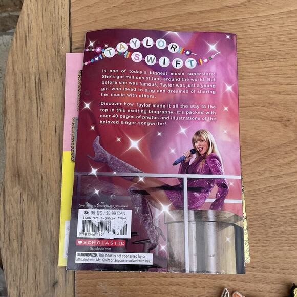 Taylor Swift Books Gift Set Little Golden Book Swifty Croc Charms Jibbitz New - Picture 7 of 9